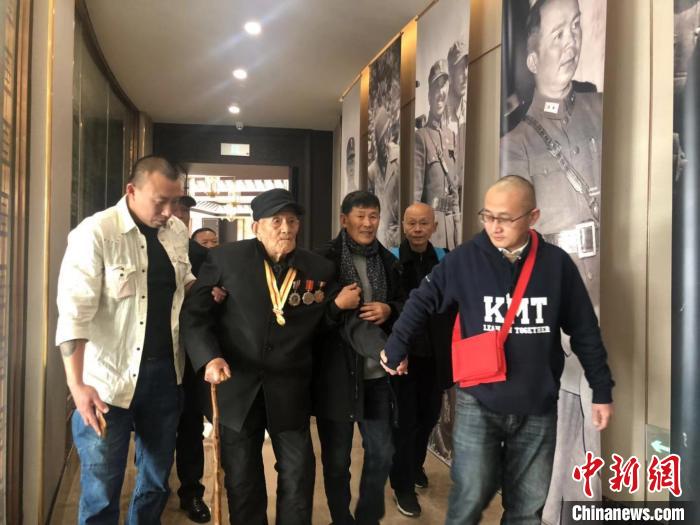 《尋找飄蕩的忠魂》展覽現(xiàn)場?！》綀?攝