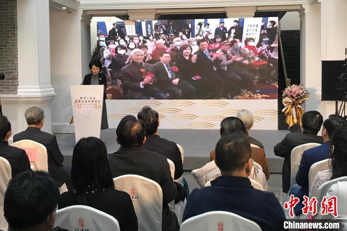 北京市文聯(lián)常務(wù)副主席陳寧在北京會(huì)場致辭?！÷访?攝