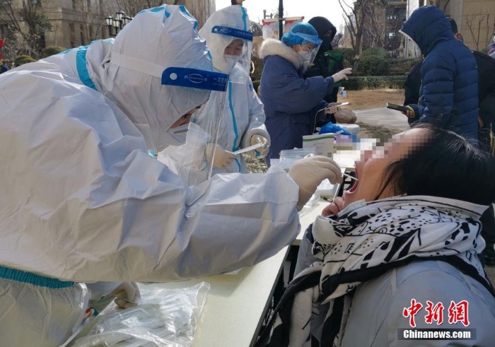 直擊全員核酸檢測首日的石家莊：城市按下“暫?！辨I 全力防控疫情