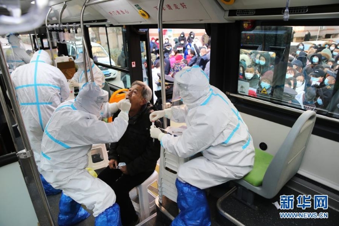 石家莊：“核酸采樣流動車”助力核酸檢測