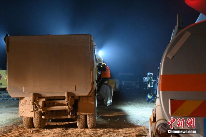 河北石家莊連夜搭建集中隔離點