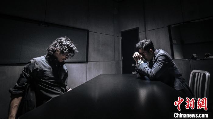 《流光·飛影》2021香港電影主題攝影展展出作品之一?！≡?攝