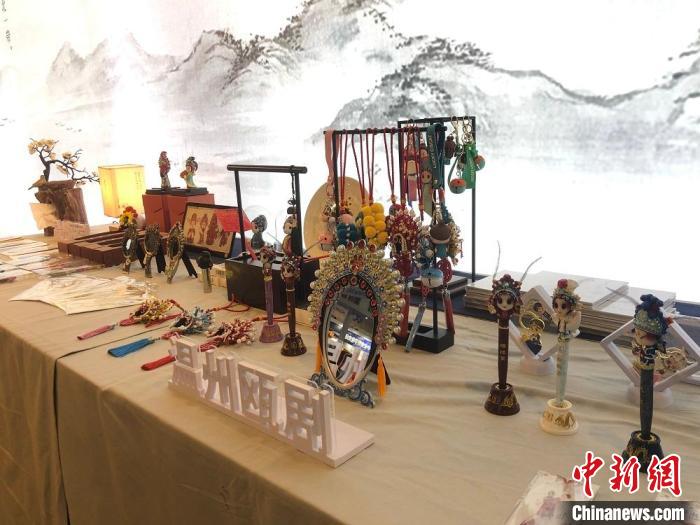 溫州甌劇衍生文創(chuàng)產(chǎn)品?！∨饲呶?攝