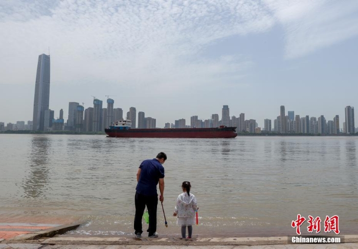 長江武漢水位逼近設防水位