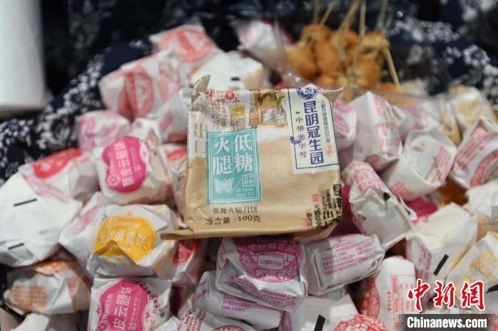 商家推出低糖月餅?！“苍?攝