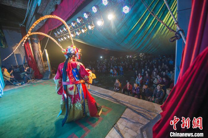 近年，各級(jí)政府對(duì)于戲曲保護(hù)與扶持力度持續(xù)加大，開(kāi)展了戲劇下鄉(xiāng)等活動(dòng)?！∥淇〗?攝