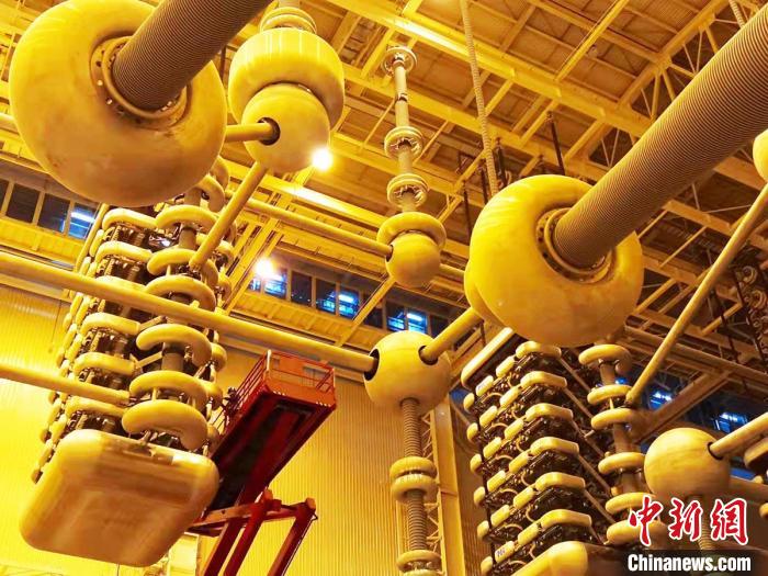 本次檢修共有28個(gè)作業(yè)面，涉及全站直流設(shè)備和部分交流設(shè)備?！￠Z文陸 攝