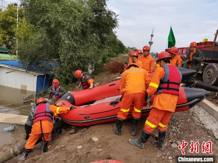 圖為搶險(xiǎn)現(xiàn)場作業(yè)?！∪A陽集團(tuán)供圖
