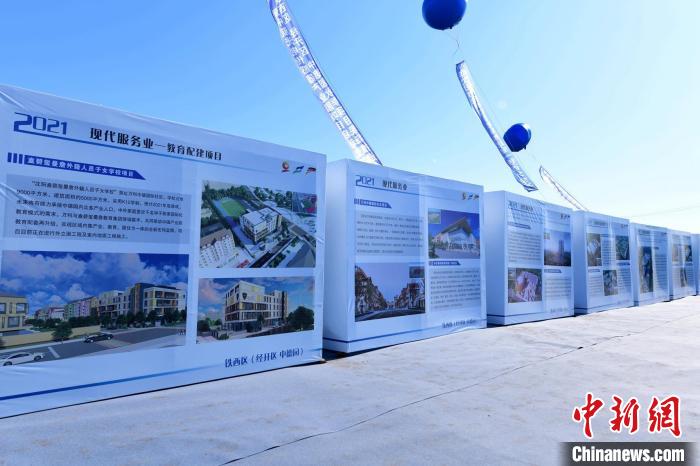 項(xiàng)目墻?！≮w桂華 攝