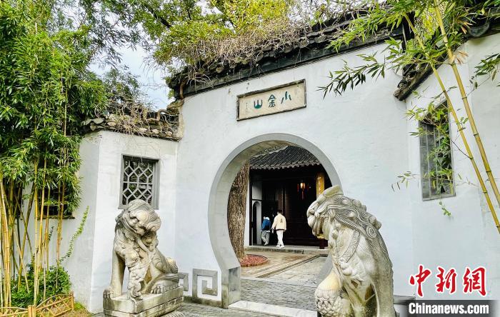 瘦西湖著名景點(diǎn)小金山?！堨蠚g 攝