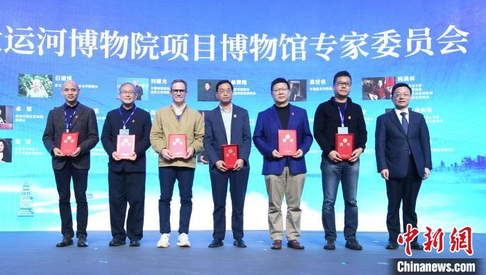 聘任現(xiàn)場(chǎng)?！⊥鮿?攝