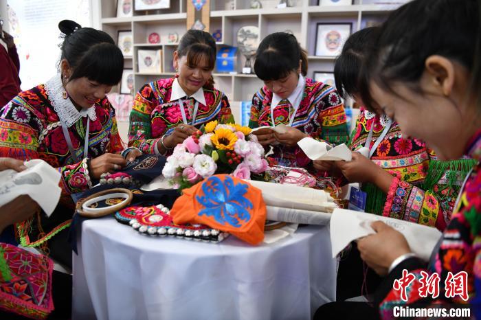 圖為博覽會(huì)現(xiàn)場(chǎng)?！⑷疥?攝