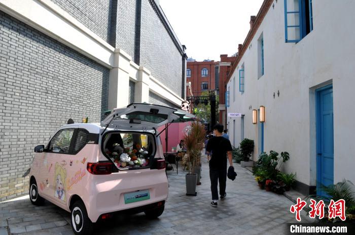 圖為改造煥新后的福州煙臺山商業(yè)漫步街區(qū)一期開街。　張斌 攝