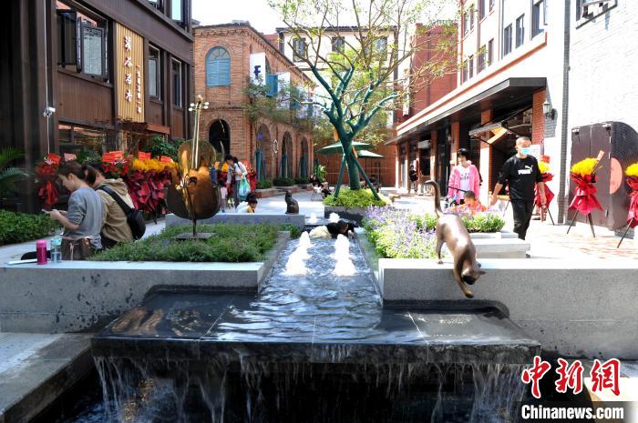 圖為改造煥新后的福州煙臺山商業(yè)漫步街區(qū)一期開街?！埍?攝