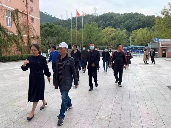 浙川交流，共同發(fā)展——美姑縣教育團(tuán)隊(duì)來(lái)北侖區(qū)蔚斗小學(xué)參觀交流