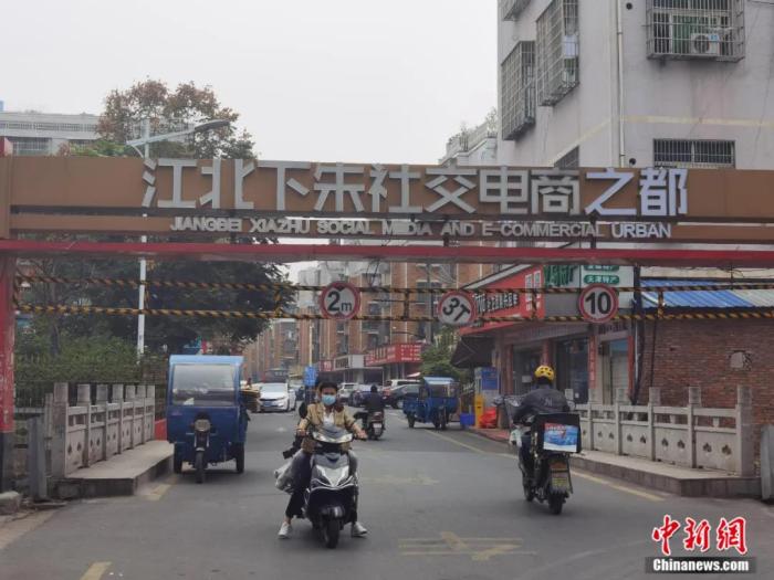 江北下朱村入口。周孫榆 攝