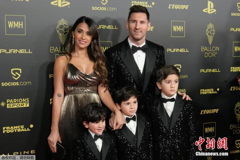 七次獲獎(jiǎng)刷新紀(jì)錄！梅西獲得2021年金球獎(jiǎng)