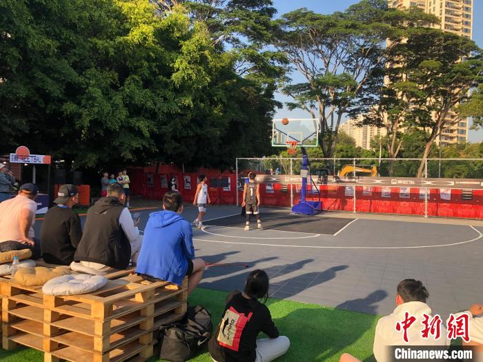 圖為深港澳青年街頭文化節(jié)現(xiàn)場?！≈熳逵?攝