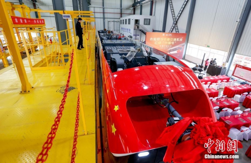 中國首條永磁磁浮技術(shù)工程示范線列車在武漢下線