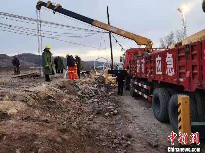 孝義市已成立應(yīng)急救援指揮部，組織力量開展救援。　現(xiàn)場(chǎng)供圖