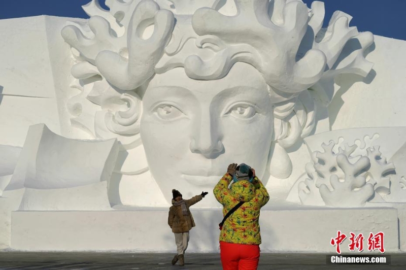 第34屆太陽(yáng)島雪博會(huì)開園迎客