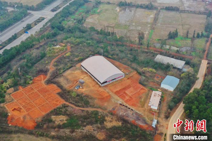 江西發(fā)現(xiàn)規(guī)模龐大東周時期墓葬出土2600余件套器物