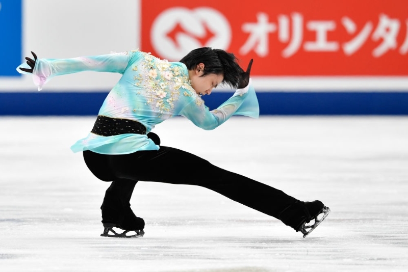 羽生結(jié)弦在男子單人滑自由滑比賽中。新華社記者 張笑宇 攝