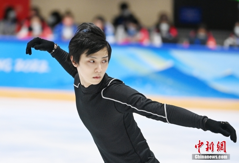 日本花樣滑冰選手羽生結(jié)弦進行賽前訓練