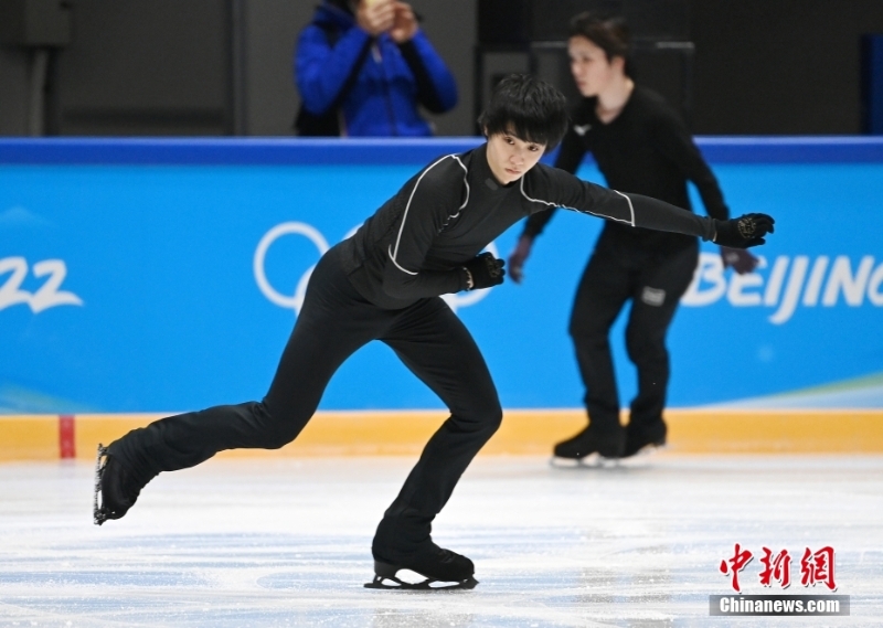 日本花樣滑冰選手羽生結(jié)弦進行賽前訓練