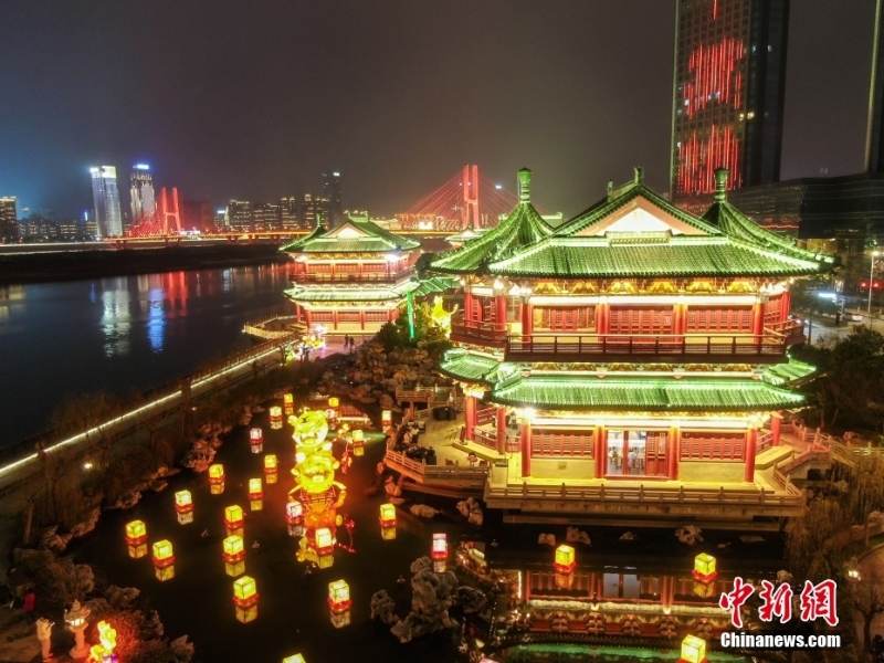 元宵佳節(jié)“不夜城”