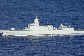 中國海軍首艘萬噸級驅逐艦：南昌艦