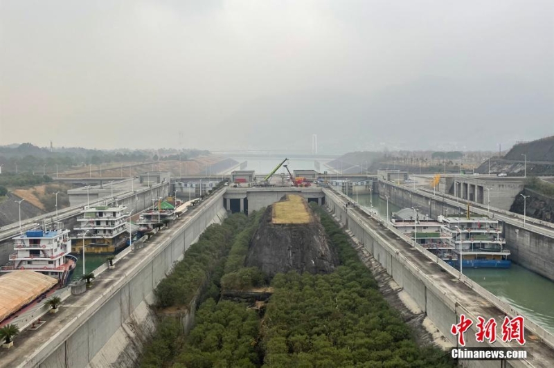 三峽北線船閘換向運行