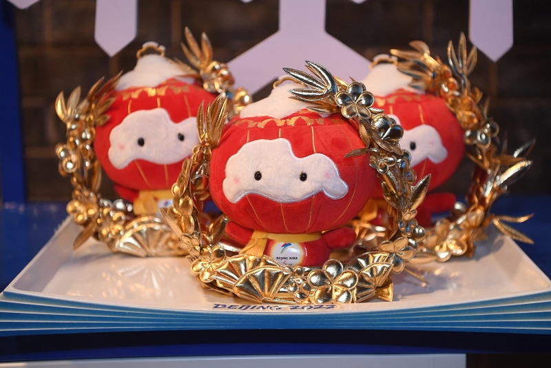 獲獎(jiǎng)運(yùn)動(dòng)員定制版吉祥物紀(jì)念品 - 雪容融.jpg