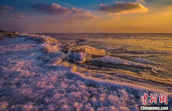 堆疊的冰層?！∷蝹鬈?攝