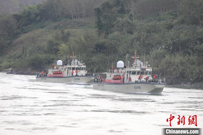 圖為第114次中老緬泰湄公河聯(lián)合巡邏執(zhí)法圓滿完成。　鐘立業(yè) 攝