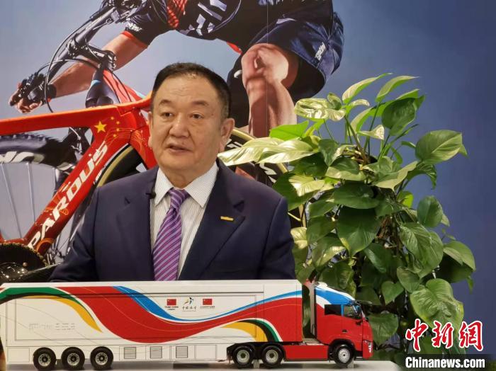 資料圖：全國政協(xié)委員、泰山體育產(chǎn)業(yè)集團有限公司董事長卞志良。　受訪者供圖