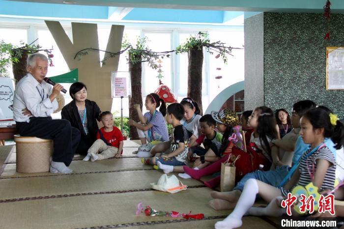 林佳燕組織兩岸小朋友參加活動。　受訪者 供圖