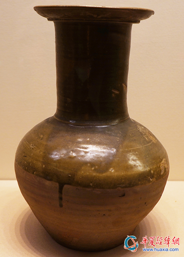 青釉長頸盤口瓶