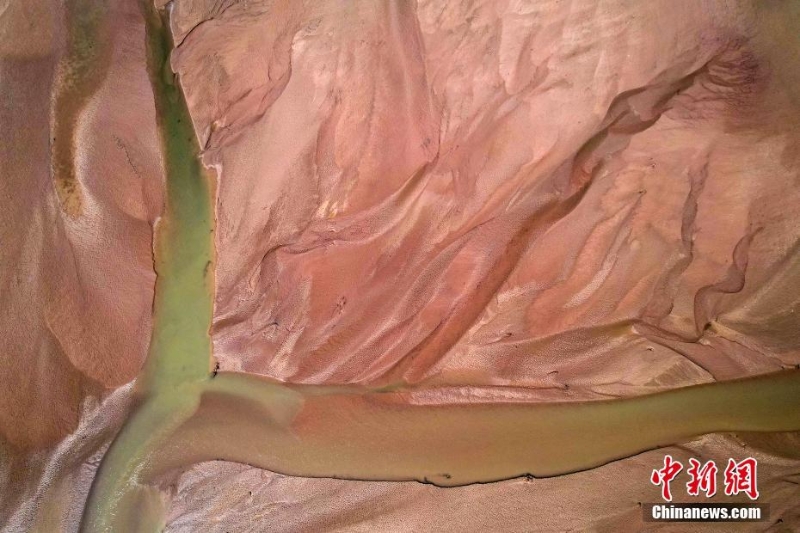 形態(tài)各異的黃河“河床畫(huà)”