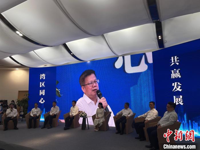 圖為“惠州實施深度融深融灣行動專題論壇”活動現(xiàn)場?！∷涡憬軘z 攝