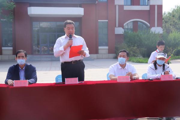 東營(yíng)市廣饒縣興安小學(xué)第三屆春季田徑運(yùn)動(dòng)會(huì)開(kāi)幕