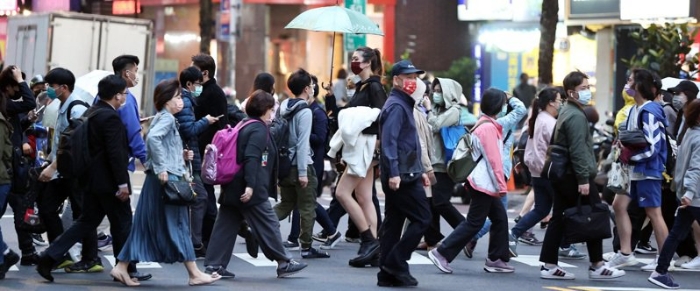 小兒科醫(yī)師林應(yīng)然說(shuō)，政府做法一直變，其實(shí)最好的的隔離辦法就是「每個(gè)人給一個(gè)房間，大家都隔離14天」，但實(shí)際不可能。 圖/聯(lián)合報(bào)系資料照片