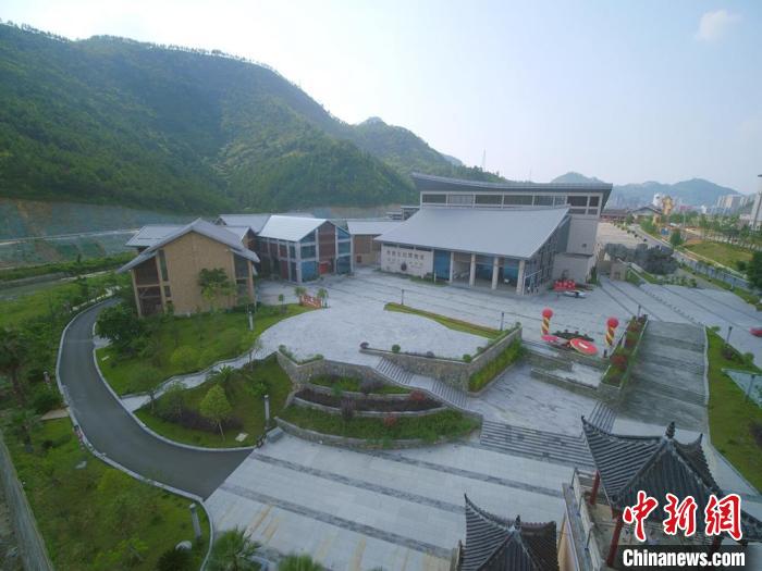 圖為航拍貴州水族文化博物館?！≠F州水族文化博物館供圖