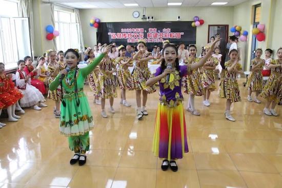 臨沂市沂南經濟開發(fā)區(qū)實驗學校與新湘兄弟學校開展云端文化交流會