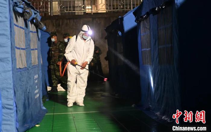 現(xiàn)場(chǎng)消殺?！“苍?攝