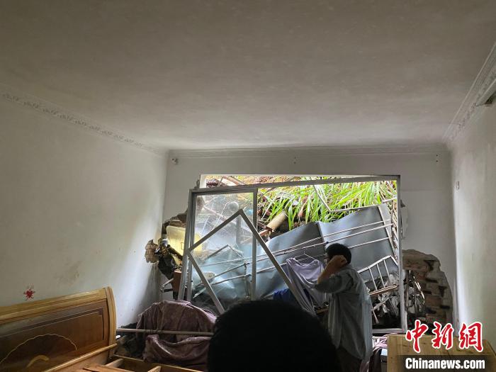 泥石流破窗而入。　廣西自然資源廳 供圖