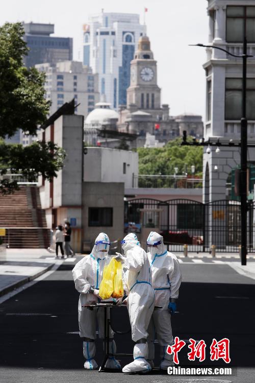 （上海戰(zhàn)疫錄）上海多區(qū)開(kāi)展核酸篩查