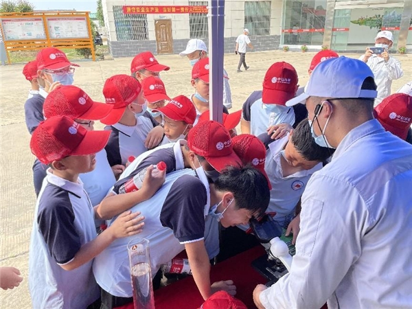 中信環(huán)境技術(shù)：污水廠開放日，小實(shí)驗(yàn)有大能量