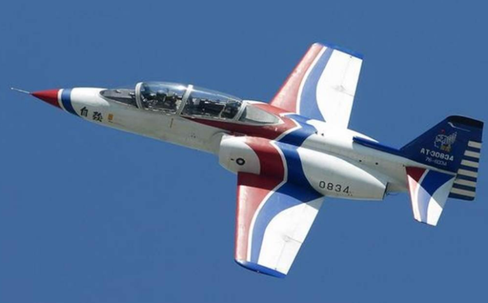 最近臺空軍官校AT-3教練機失事引發(fā)輿論關(guān)注，AT-3教練機已接近使用40年，確實是應(yīng)該考慮予以汰換。圖為同型機資料照。（臺灣《中國時報》數(shù)據(jù)庫）