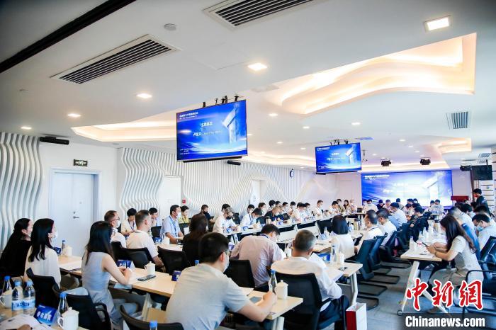 首屆廈門產(chǎn)教融合論壇圓桌會(huì)議?！B門火炬大學(xué)堂供圖